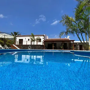 Villa Villamocanes, La Frontera